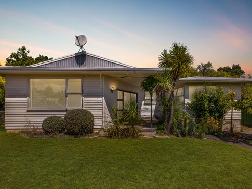 5 Phillips Place, Havelock North
