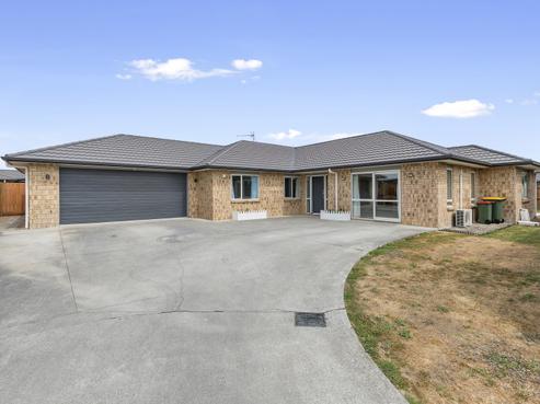 18 Piwakawaka Court, Rototuna North