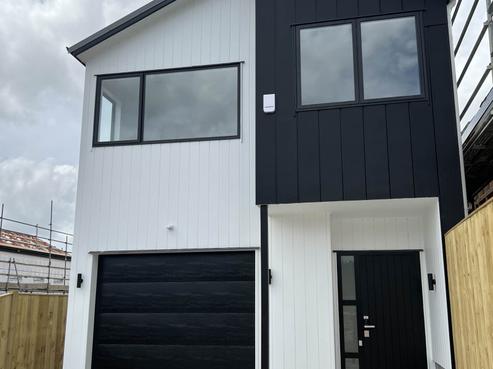 33 Morus Road, Massey