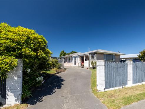 33 Oriana Crescent, Hornby