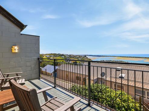 1/112A Moncks Spur Road, Redcliffs