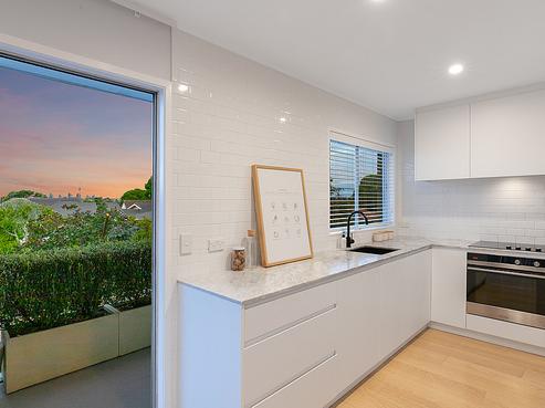 2/267 Meola Road, Point Chevalier