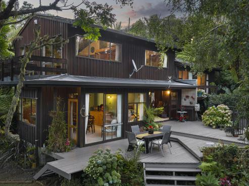 8 Atarua Gardens, Waiatarua