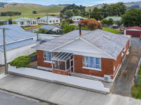 4 Saunders Street, Owaka