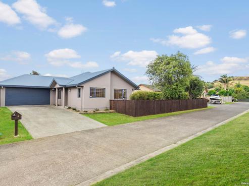 4 Valley Side Way, Pukekohe