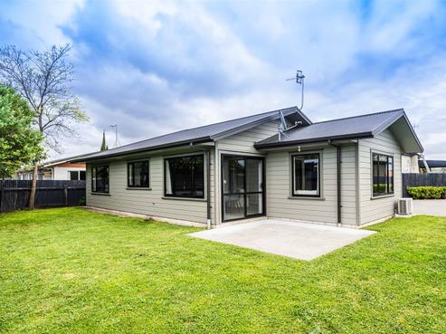 215A Taradale Road, Pirimai