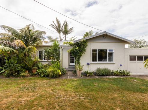 65 Paynters Avenue, Strandon