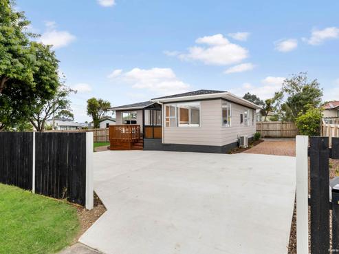 2 Sabot Place, Massey