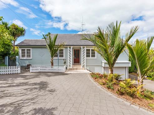18 Beach Road, Mellons Bay