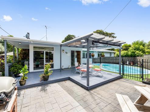 14 Valron Road, Te Atatu South