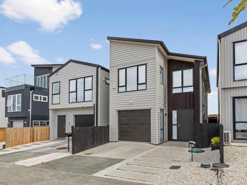 31 Matakohe Road, Westgate