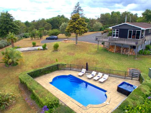 42 Potts Road, Whitford