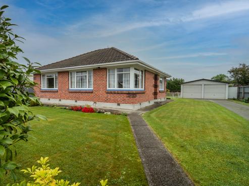 52 Maltby Avenue, West End