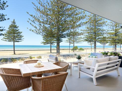 607 Marine Parade, Napier South
