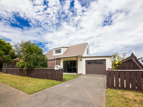 1001 Waipuna Street, Mahora