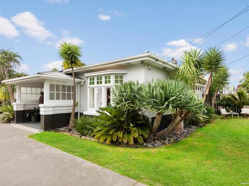 36 Fowlds Avenue, Sandringham