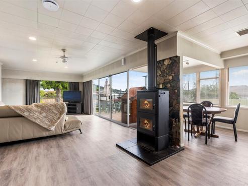 2 Island View Road, Western Heights