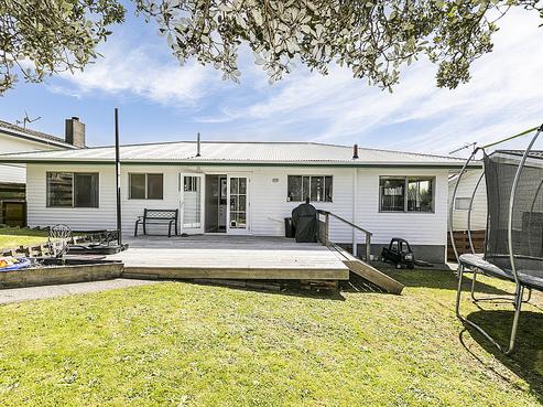 8 Carluke Street, Paparangi
