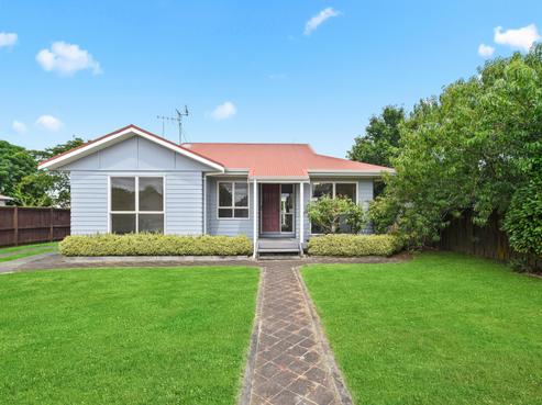8 Riverton Place, Fairview Downs