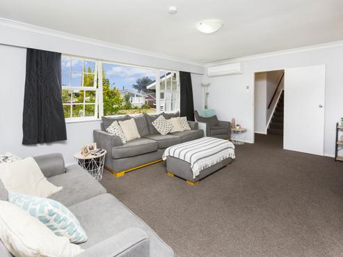 3 Akron Grove, Totara Park