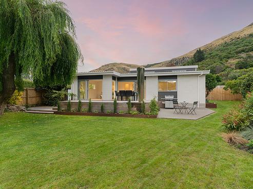 146 Wakefield Avenue, Sumner