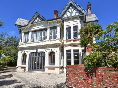 204 Highgate, Roslyn
