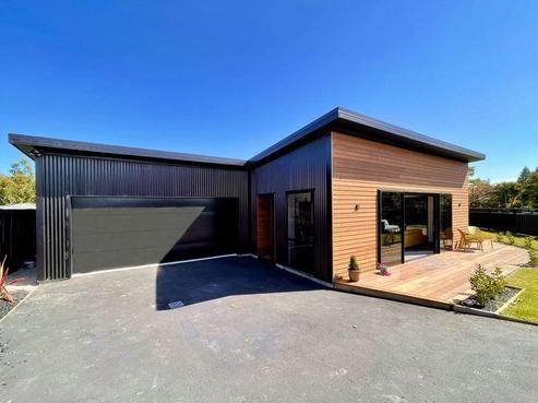 16 Whitestone Crescent, Weston
