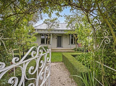 8 Cross Street, Coalgate