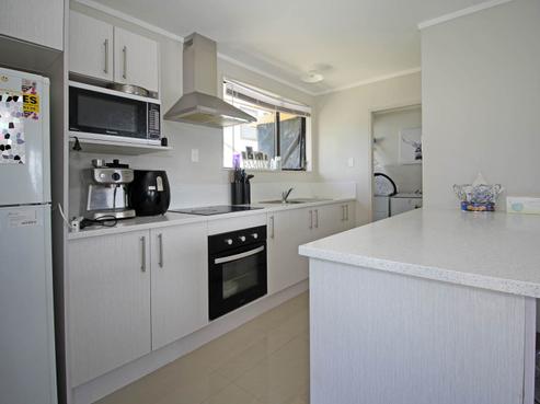 2/53 Redcrest Avenue, Red Hill