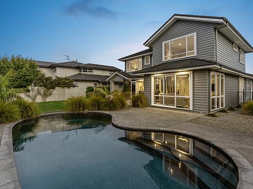 13 Milano Boulevard, Karaka