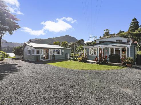 1200 Huia Road, Huia