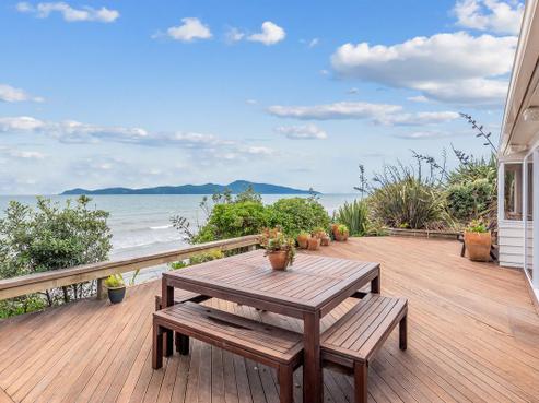 100 The Esplanade, Raumati South