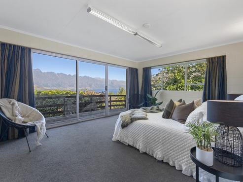 21B Avalon Crescent, Fernhill/Sunshine Bay