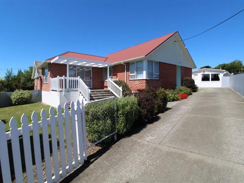 65 Old North Road, Marchwiel