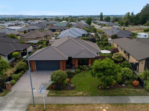 7 Fairose Drive, Richmond
