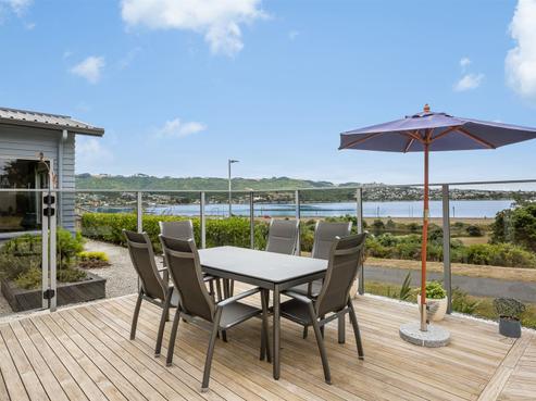 2 John Burke Drive, Aotea