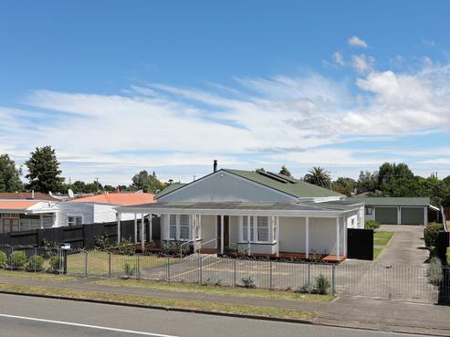 161 Bridge Street, Bulls