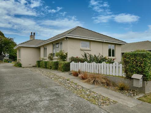 15 Adamson Crescent, Glengarry