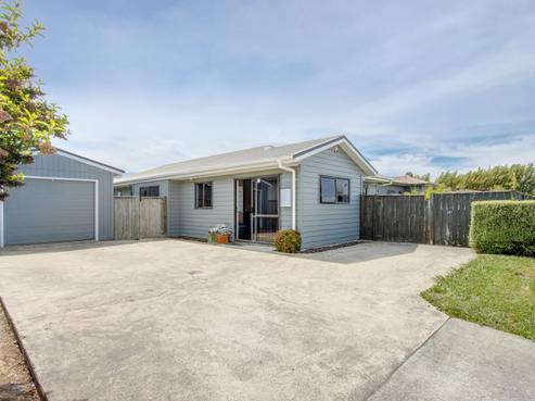 1118 Copeland Road, Akina