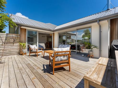 55B Paynters Avenue, Strandon