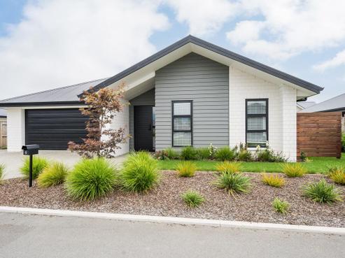 6 Thomas Way, Brightwater