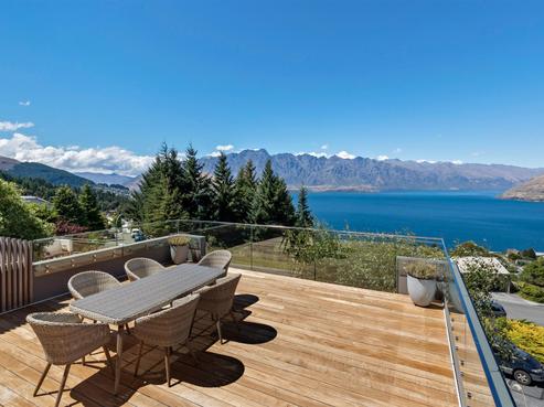 3 Caples Place, Fernhill/Sunshine Bay