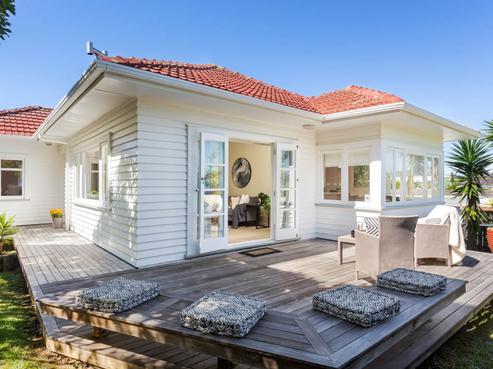 12A Brian Crescent, Stanmore Bay
