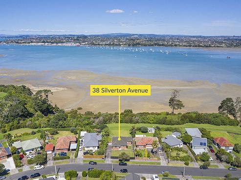 38 Silverton Avenue, Waiotaiki Bay