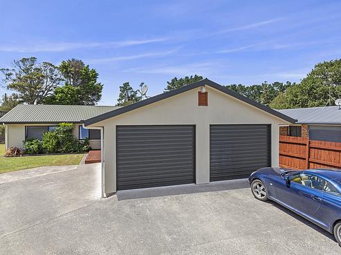 3 Pine Avenue, Bader