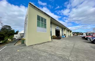OFFICE WITH VIEWS IN SILVERDALE INDUSTRIAL ZONE