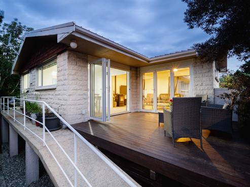 2 City Road, Roslyn