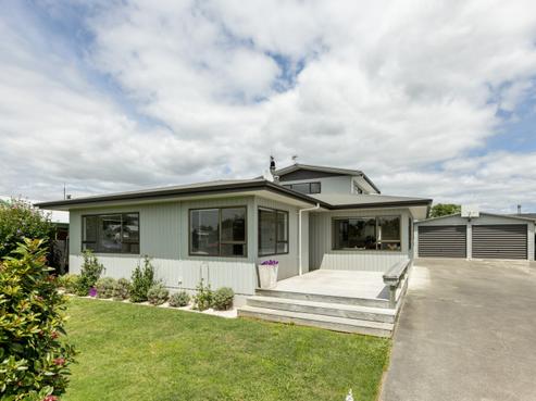 32 Duckworth Crescent, Greenmeadows