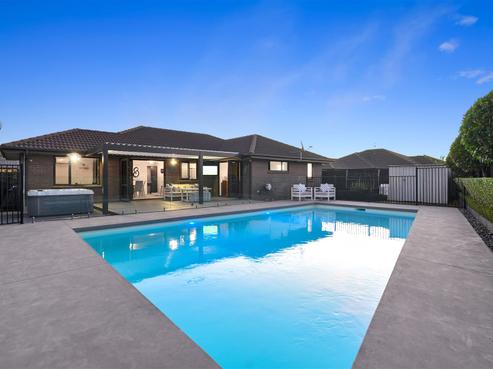 11 Foxbury Court, Rototuna North