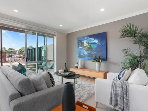 9F Clearwater Cove, West Harbour